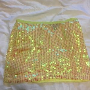 Fun yellow skirt